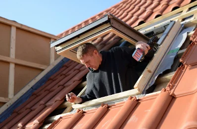Pose de fenêtres de toit Velux à Dingé